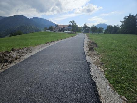 Kregarjevo_asfaltirano cestišče (2)